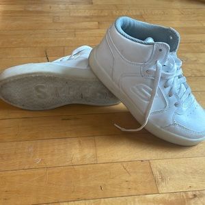 White high top, lights up